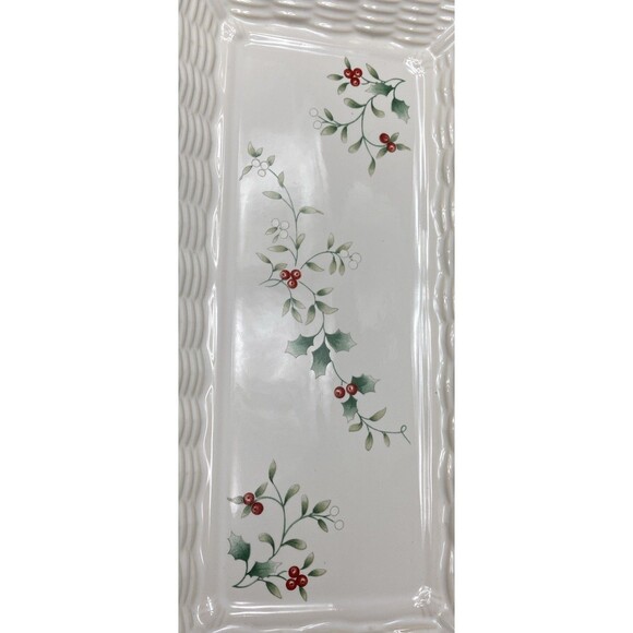 Pfaltzgraff Winterberry Basketweave Christmas Bread Tray Appetizer Dish Holiday - Picture 3 of 10